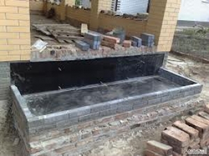 Подгоняем цоколь 