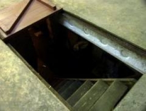 Погреб в доме своими руками