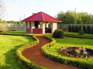 Облагораживаем территорию возле дома